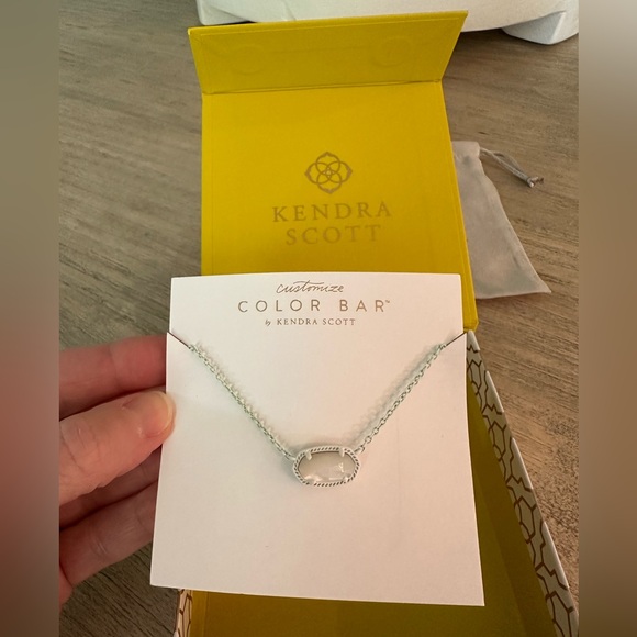 Kendra Scott White Elisa Pendant - Picture 7 of 8